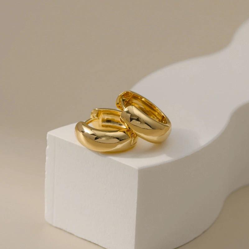 Women's Versatile And Simple Plain Hoop Earrings by GJG Denim