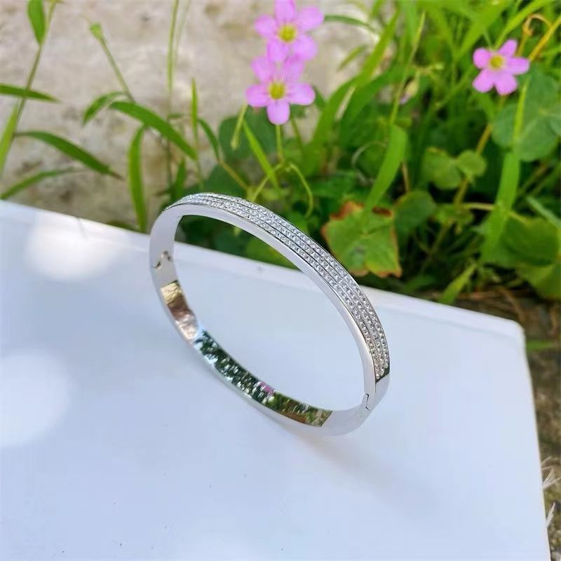 Titanium Steel Bracelet Female Non-fading Buckle by GJG Denim