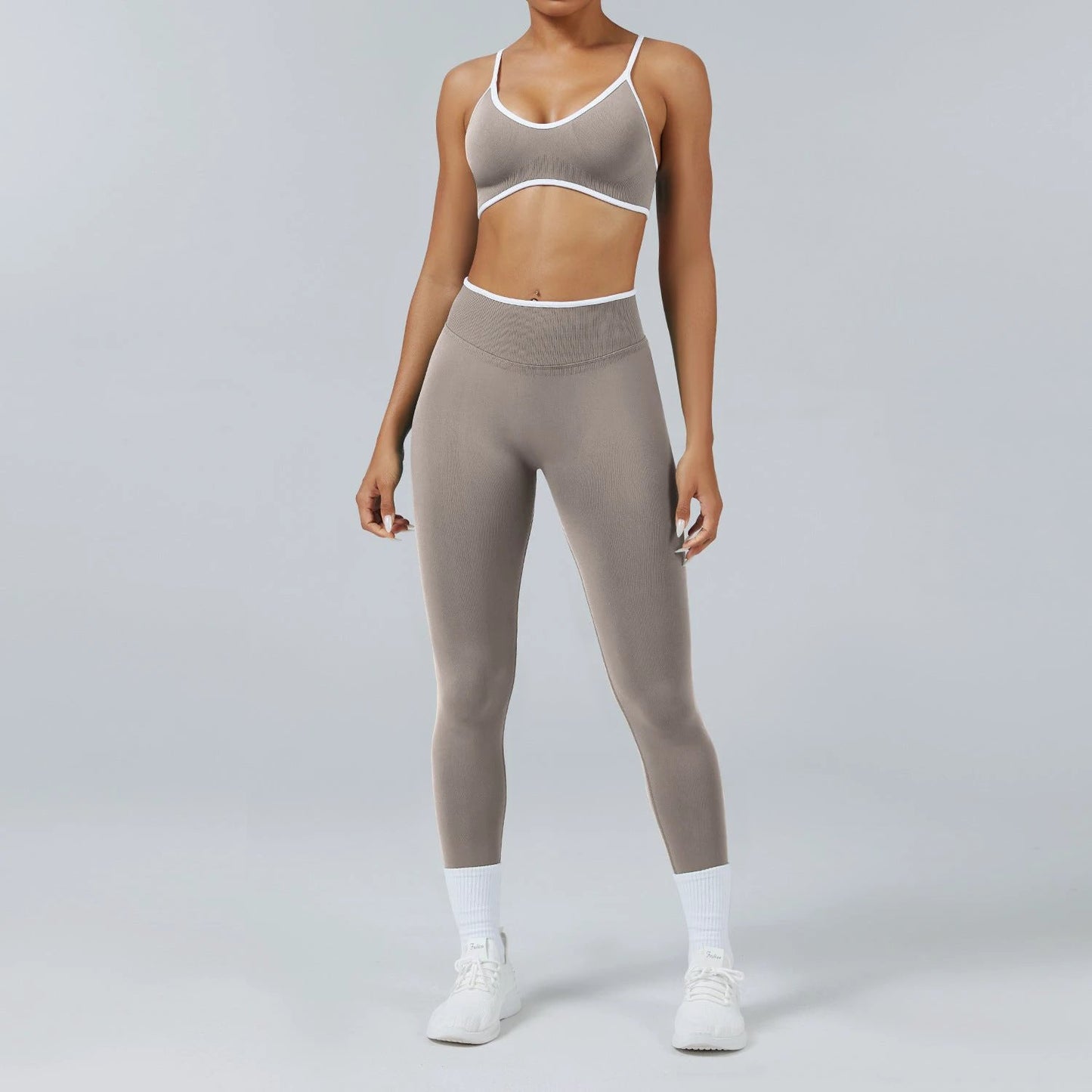 Seamless Back-Support Running Quick-Drying Yoga And Fitness Apparel Set by GJG Denim