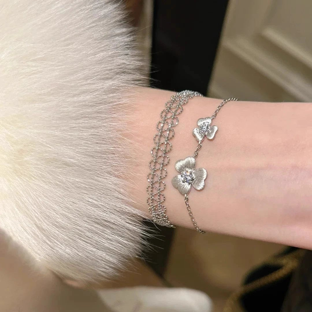 Gold-feeling Gold Ancient Brushed Clover Bracelet For Women Mild Luxury Retro by GJG Denim