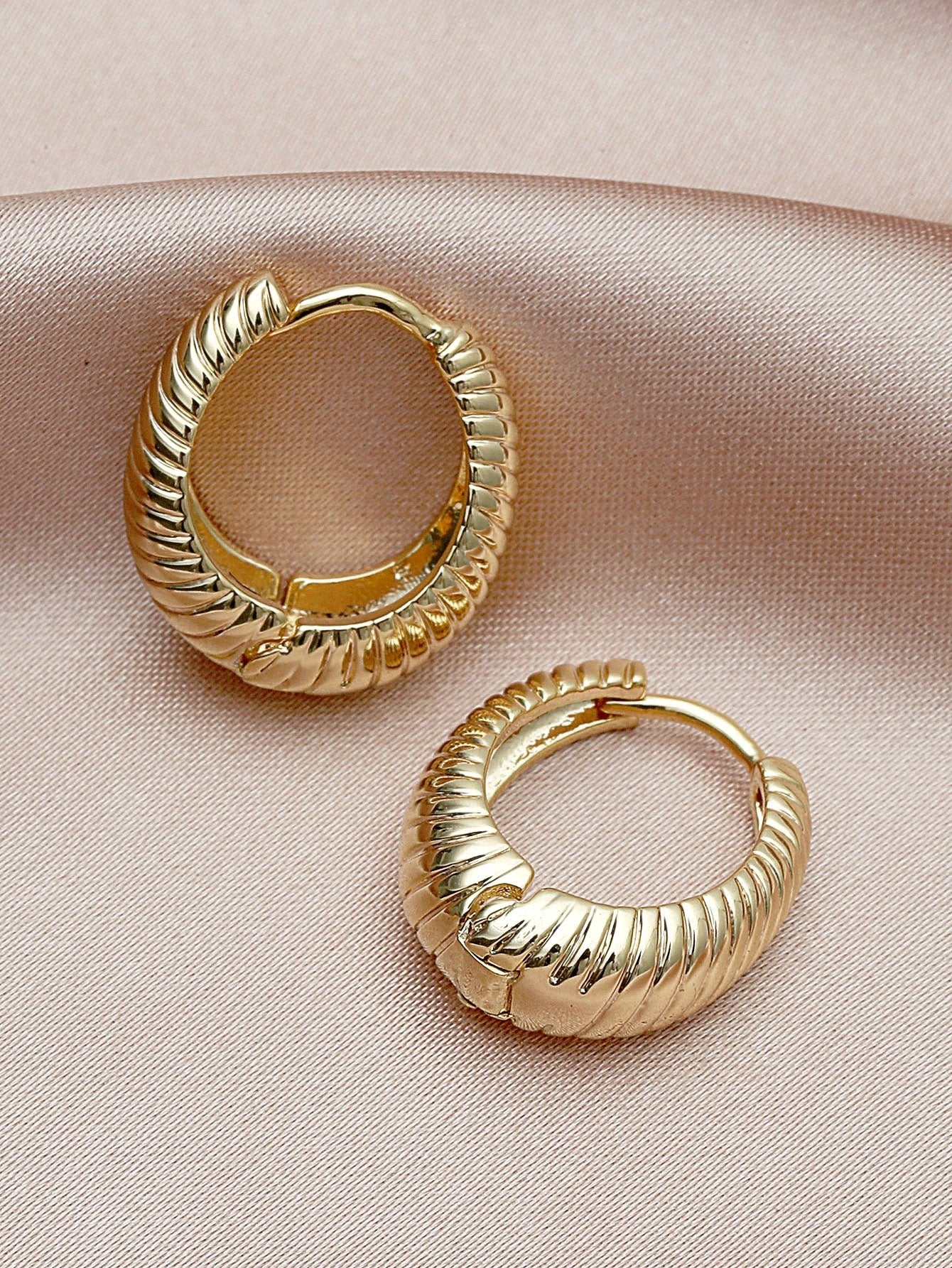 Gold Hoop Earrings,Only Self-pickup Is Supported, And The Displayed Prices Are All Self-pickup Prices by GJG Denim