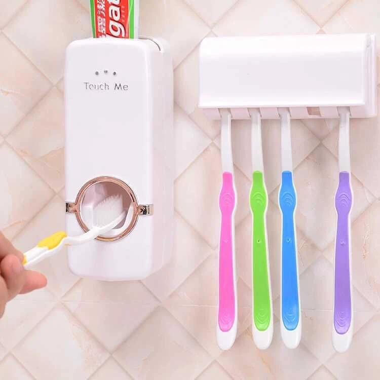 Bathroom Accessories Set by GJG Denim