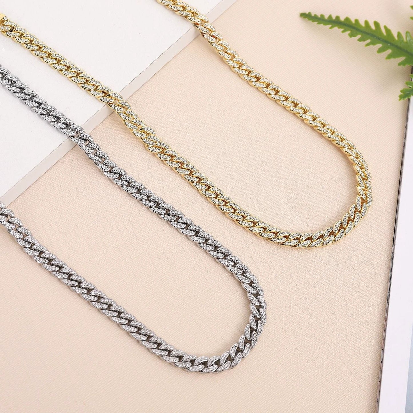 Simple Alloy Chain For Men by GJG Denim