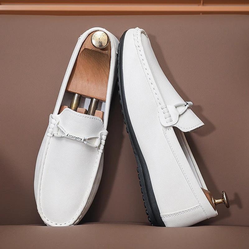Men's Fashionable Flat Soft-Soled Casual Shoes by GJG Denim