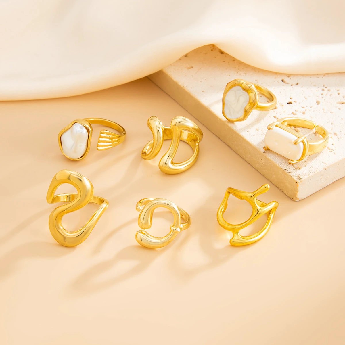 Open-end Pearl Ring Set Geometric Ring by GJG Denim