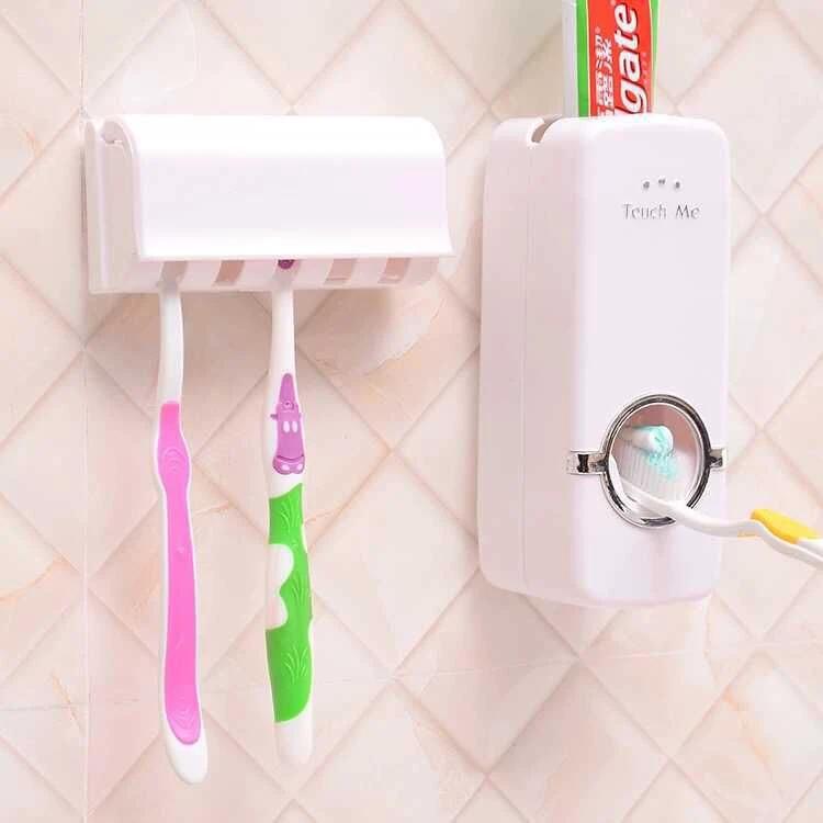 Bathroom Accessories Set by GJG Denim