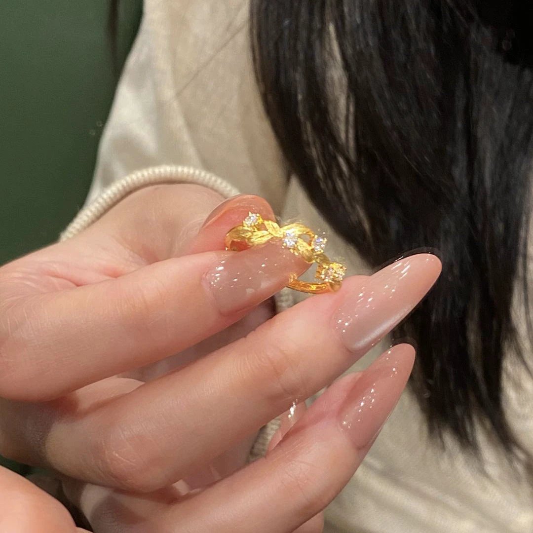 Light Luxury Floral Wreath Ring For Women by GJG Denim