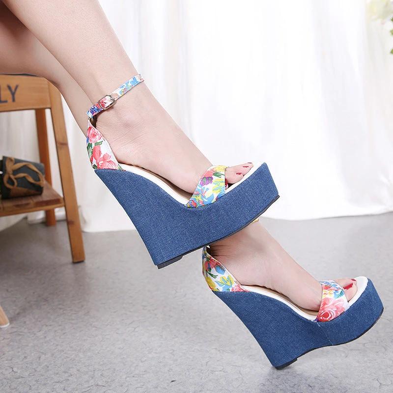 Wedge printed sandals by GJG Denim