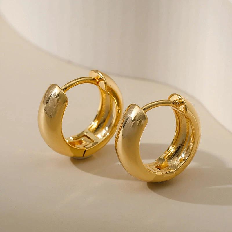 Women's Versatile And Simple Plain Hoop Earrings by GJG Denim