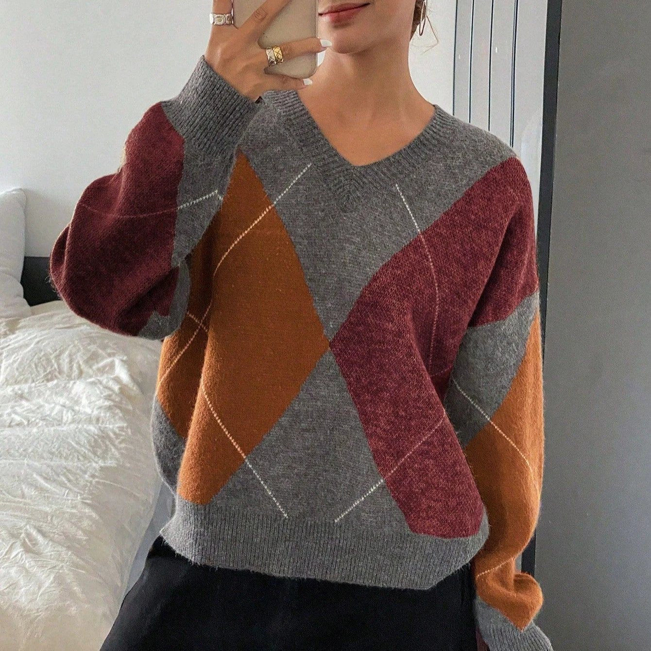 Retro Hit Color Diamond Lattice V-neck Sweater by GJG Denim