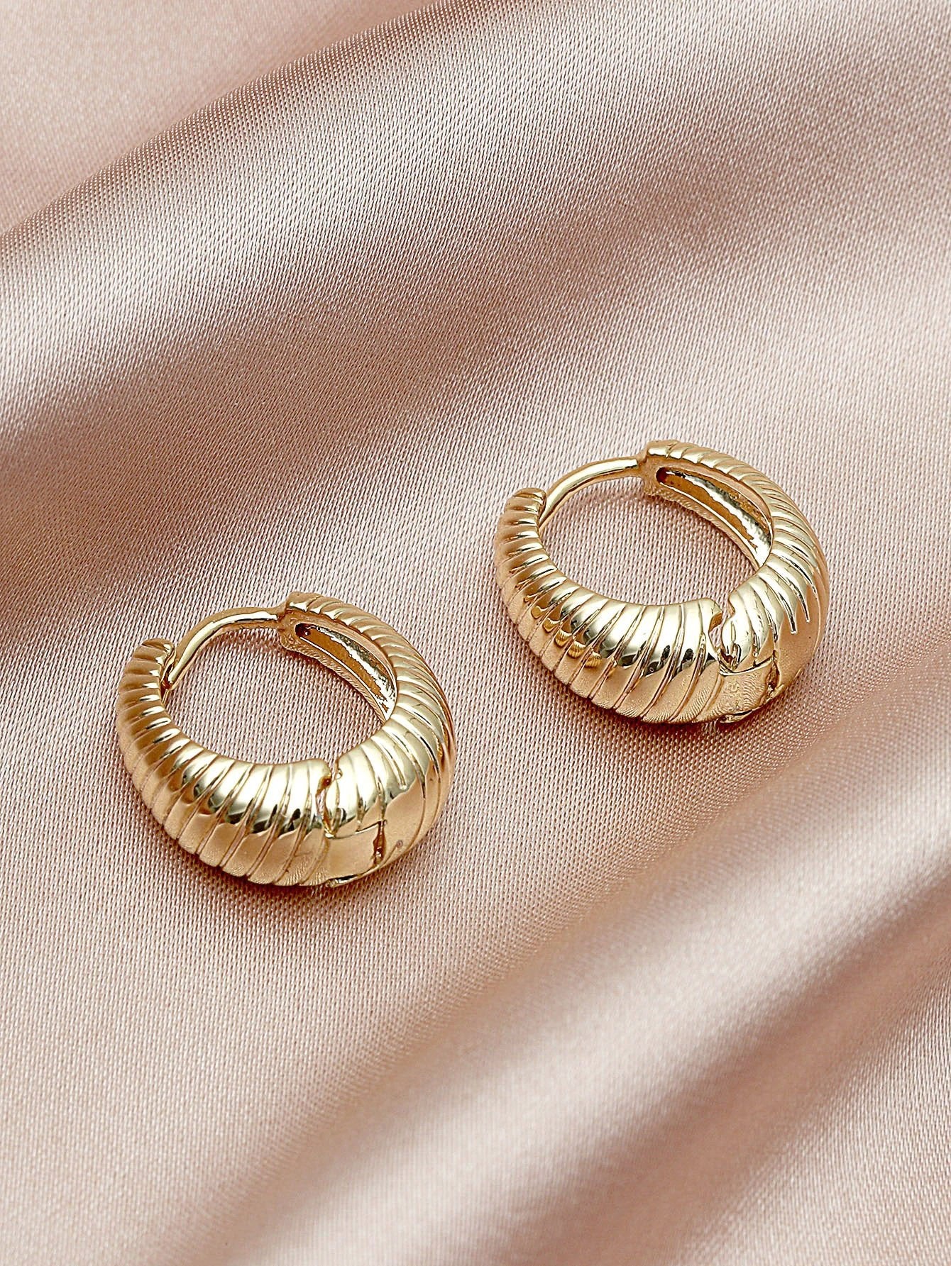 Gold Hoop Earrings,Only Self-pickup Is Supported, And The Displayed Prices Are All Self-pickup Prices by GJG Denim