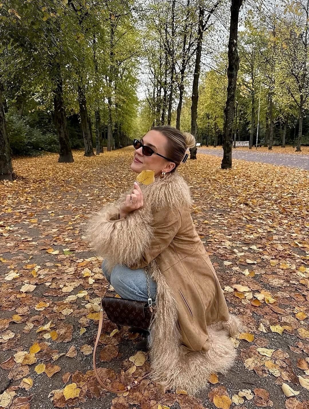Stylish Mid-Length Suede And Fur Patchwork Coat by GJG Denim