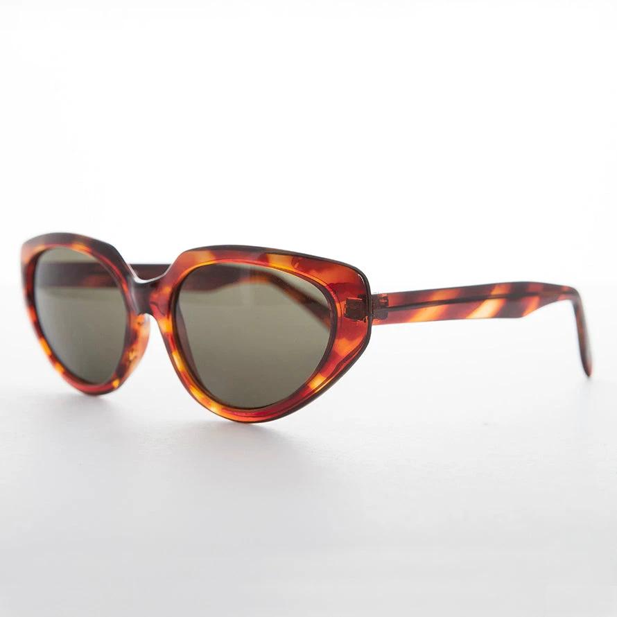 Women's Oversized Cat Eye Vintage Sunglasses - Ava by Sunglass Museum