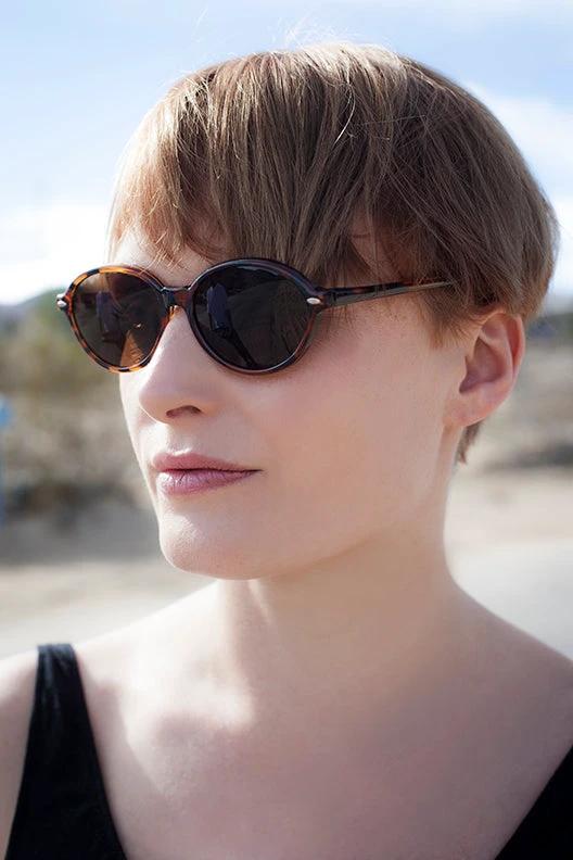 Women's Large Oval Glamour Vintage Sunglass - Alma by Sunglass Museum