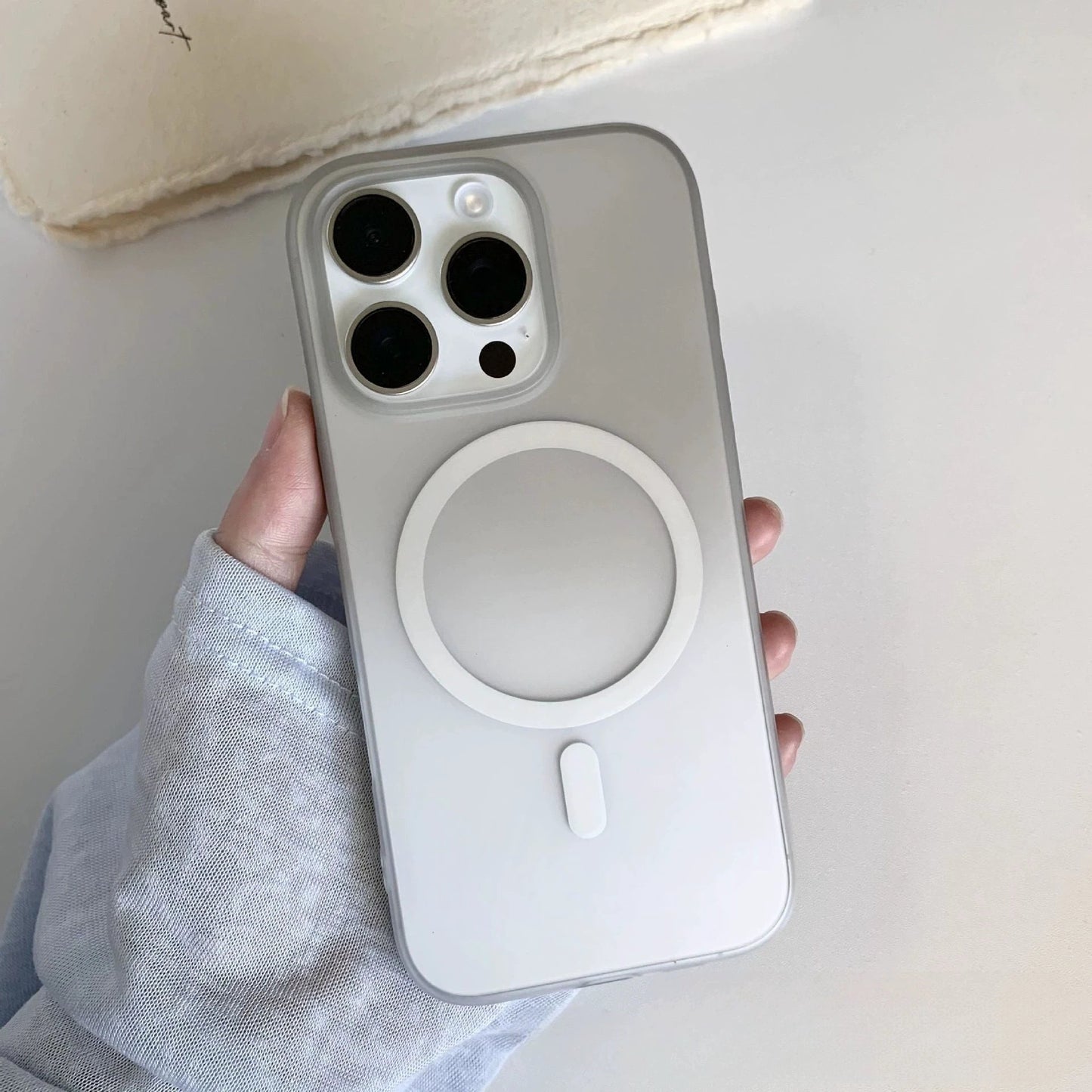 Gradient Frosted Ice Mist Magnetic Suction Phone Case Ultra-thin PC Drop-resistant Sheath by GJG Denim