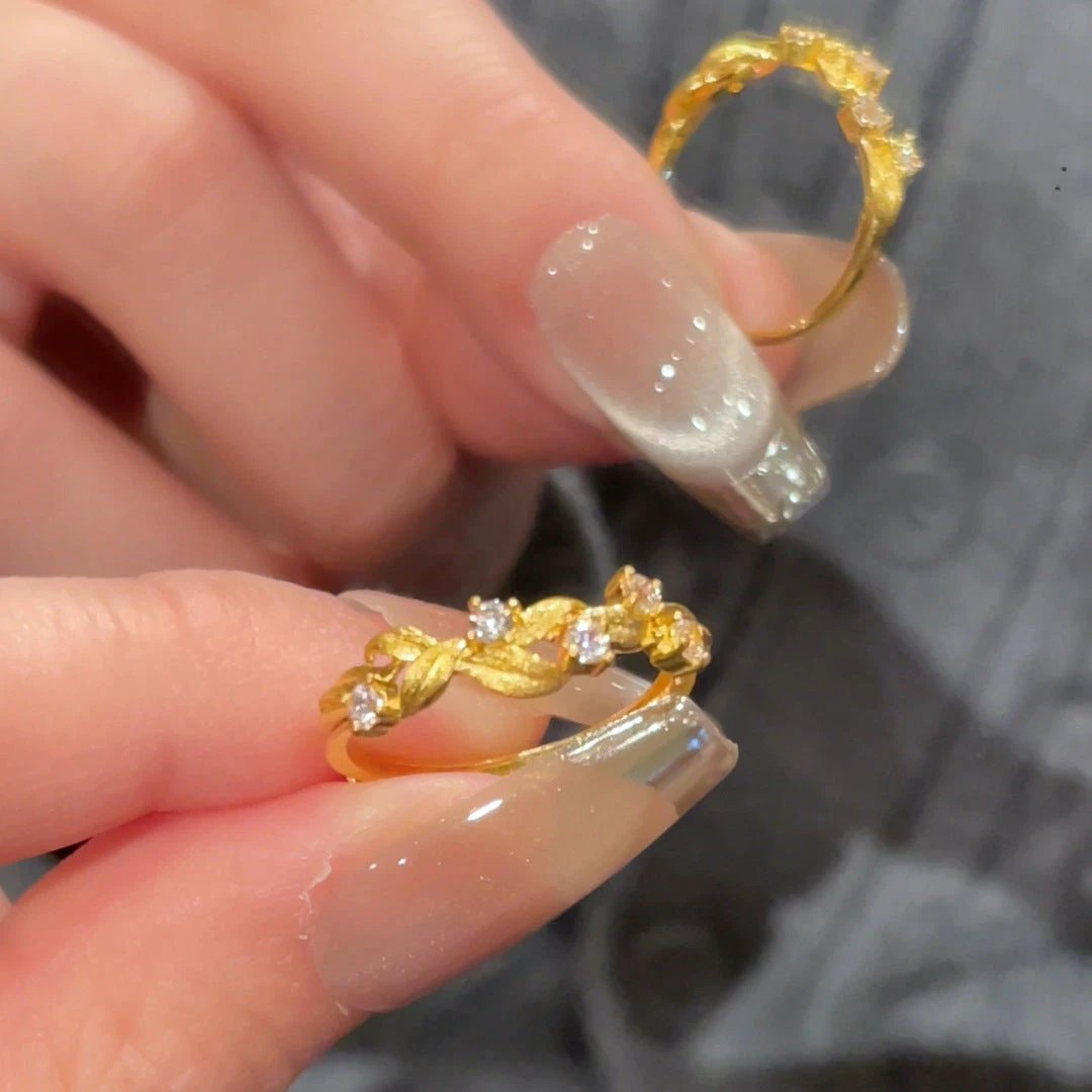 Light Luxury Floral Wreath Ring For Women by GJG Denim