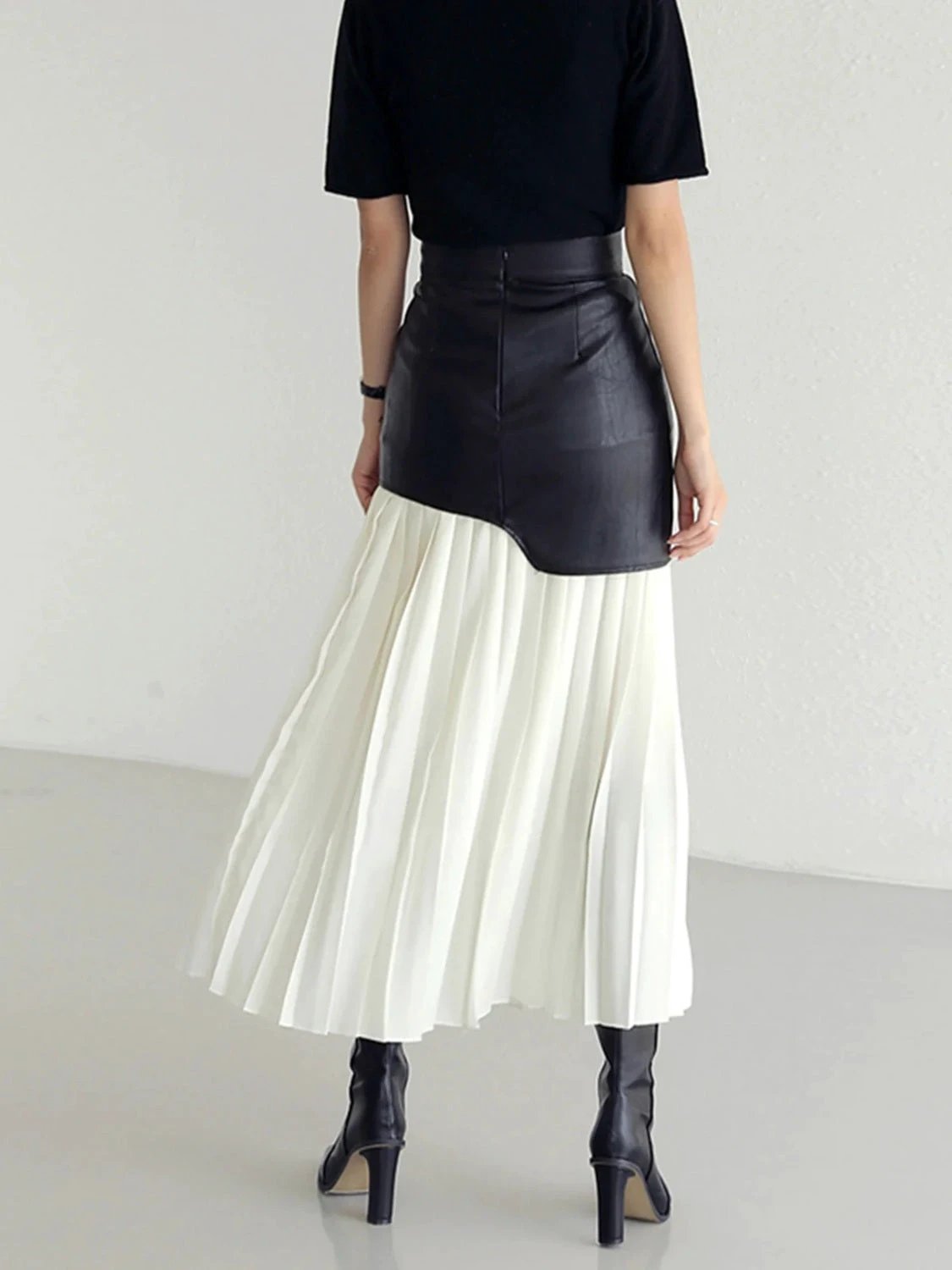Pleated Contrast High Rise Skirt by Lady Ros
