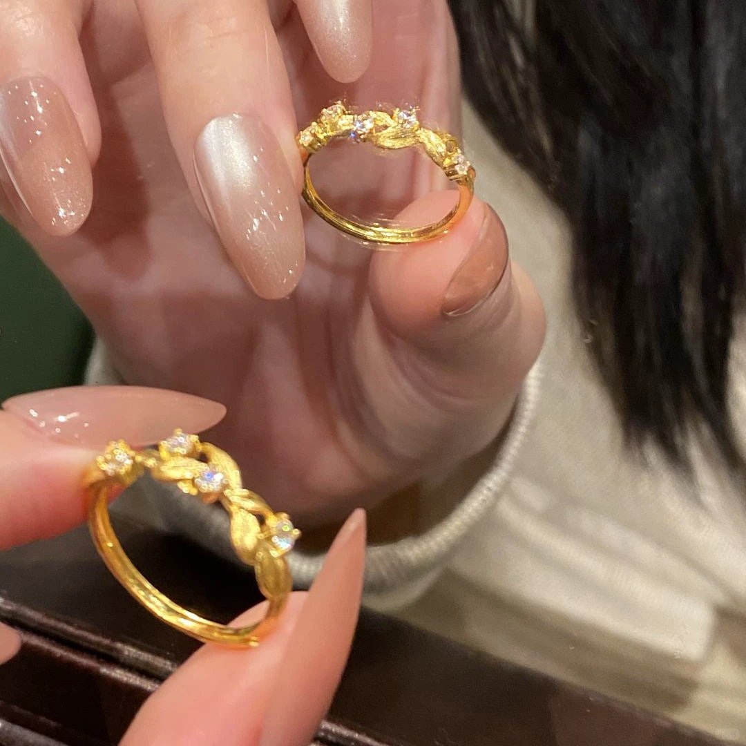 Light Luxury Floral Wreath Ring For Women by GJG Denim
